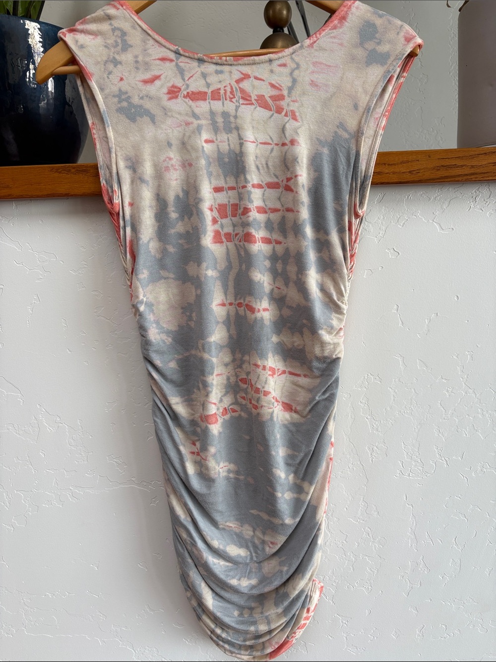 Gypsy 05 Gray and Pink Tie-Dye Sleeveless Tank